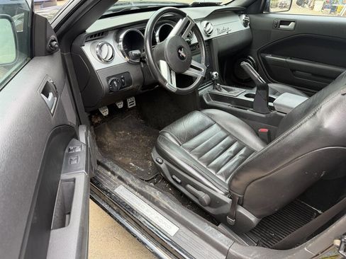 Used 2006 Ford Mustang GT RWD image 9