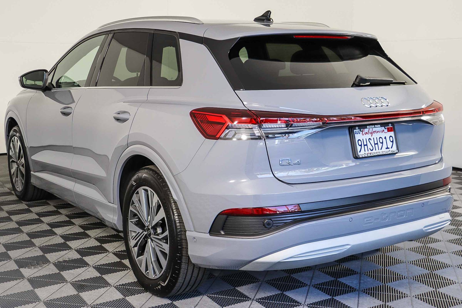 Used 2023 Audi Q4 e-tron Premium Plus w/ Premium Plus RWD image 6