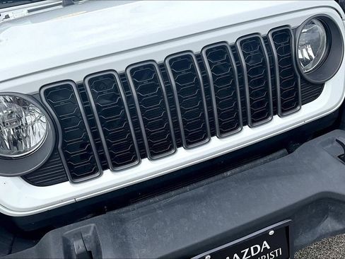 Used 2025 Jeep Wrangler Unlimited Sport AWD/4WD image 33