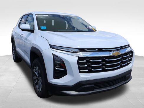 Used 2025 Chevrolet Equinox LT AWD/4WD image 11