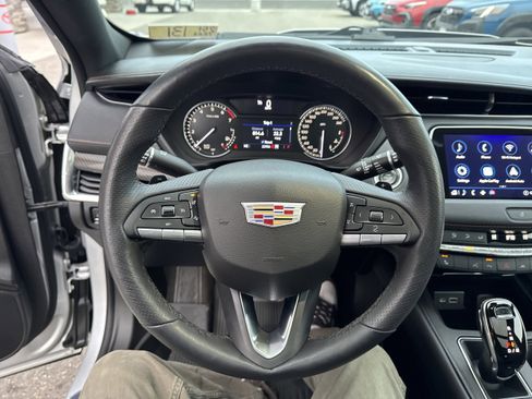 Used 2022 Cadillac XT4 Sport w/ Enhanced Visibility Package image 18