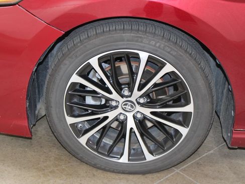 Used 2018 Toyota Camry SE FWD image 42