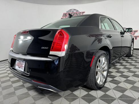 Used 2015 Chrysler 300 Limited w/ Driver Convenience Group AWD/4WD image 27