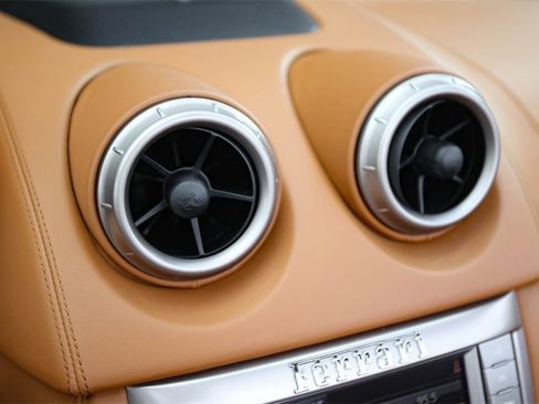 Certified 2012 Ferrari California image 33