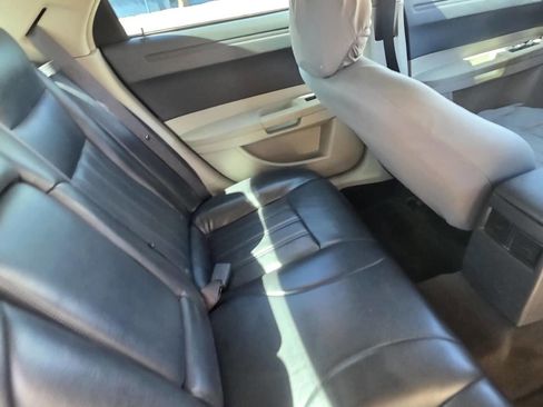 Used 2005 Chrysler 300 RWD image 14