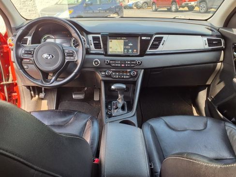 Used 2017 Kia Niro Touring image 7