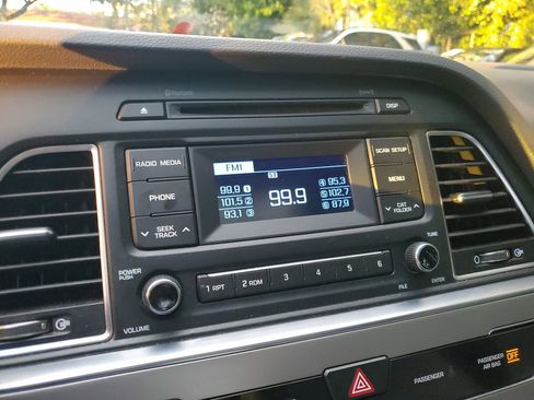 Used 2015 Hyundai Sonata SE image 22