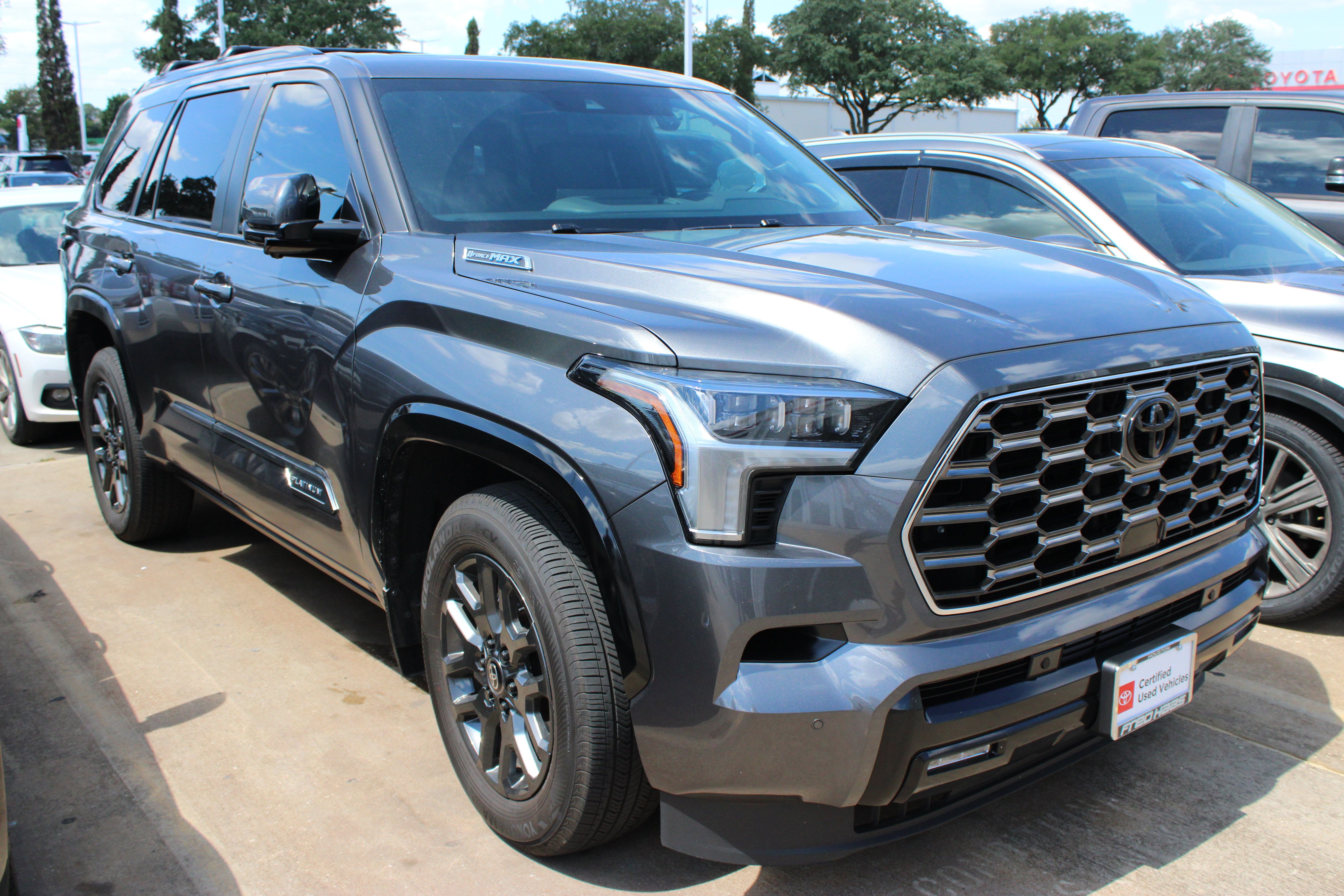 Used 2026 Toyota Sequoia Platinum AWD/4WD image 2