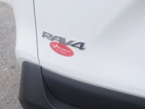 Certified 2020 Toyota RAV4 XLE w/ Convenience Package AWD/4WD image 29