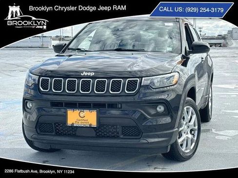 Certified 2023 Jeep Compass Latitude AWD/4WD image 1