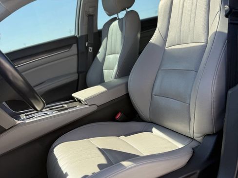 Used 2020 Honda Accord Touring image 12