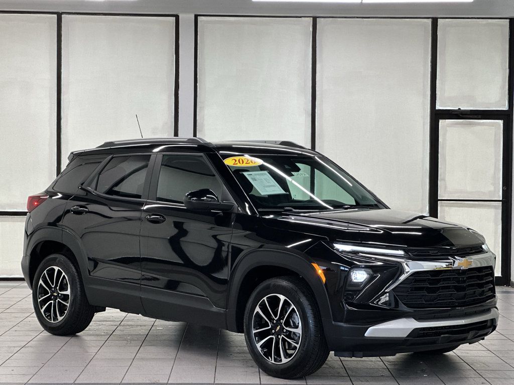 Certified 2026 Chevrolet TrailBlazer LT w/ LT Cold Weather Package FWD image 1