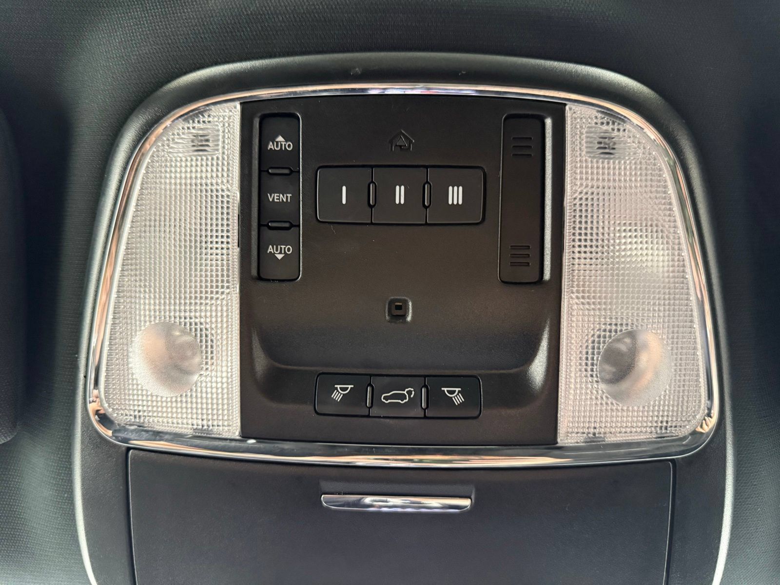 Used 2021 Jeep Grand Cherokee Freedom Edition AWD/4WD image 19