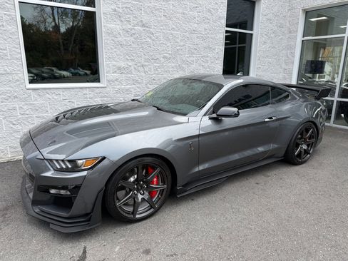 Used 2022 Ford Mustang Shelby GT500 w/ Carbon Fiber Track Pack image 2