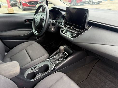 Used 2023 Toyota Corolla LE FWD image 3