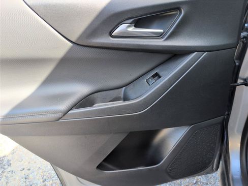 Used 2025 Chevrolet Equinox LT FWD image 36
