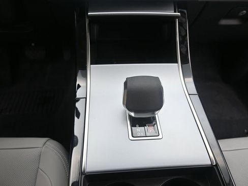 Used 2025 Land Rover Range Rover Velar S image 22