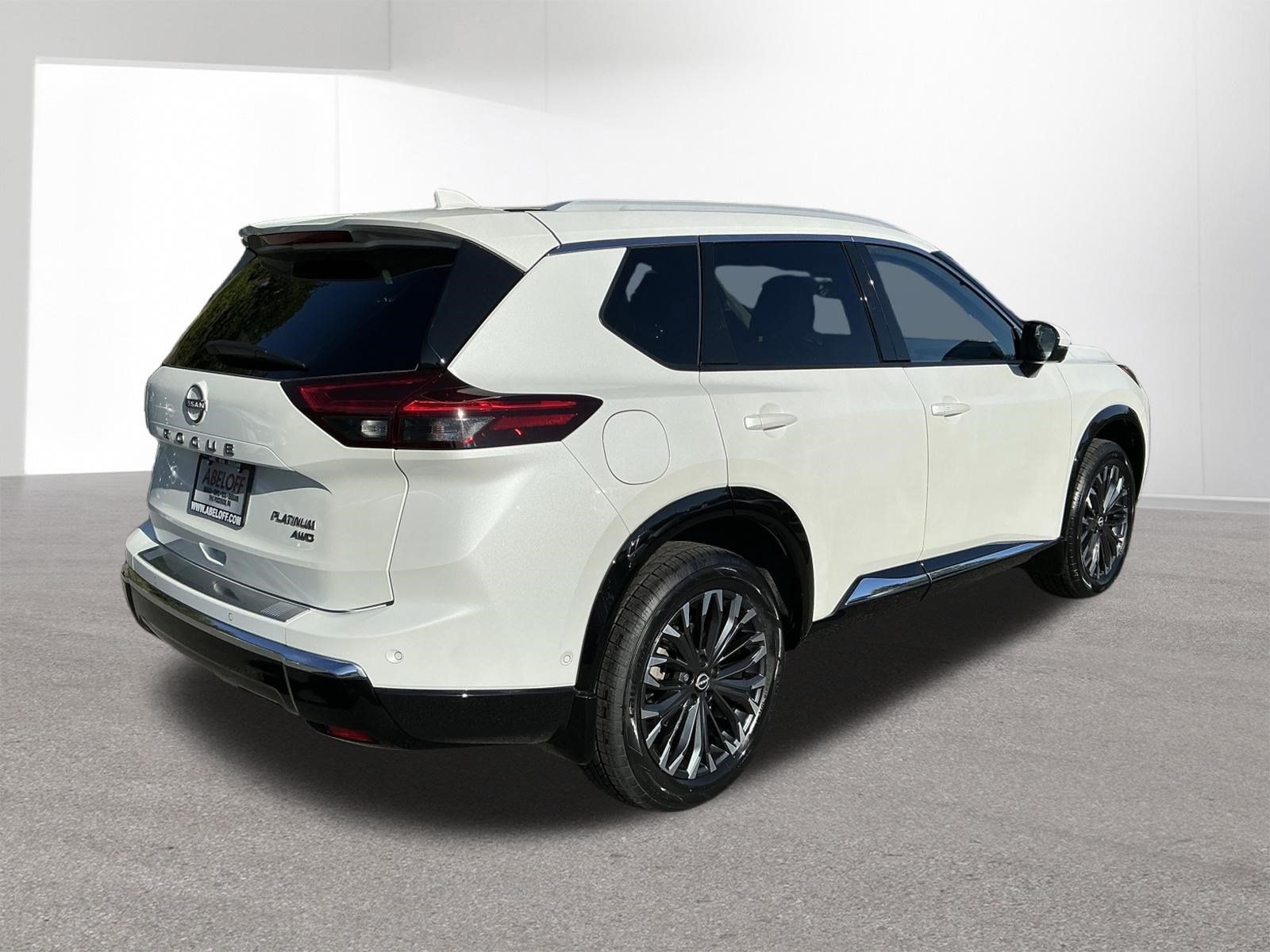Used 2024 Nissan Rogue Platinum w/ Platinum Premium Package AWD/4WD image 3