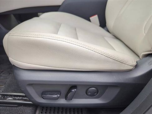 Used 2023 Nissan Rogue SL FWD image 10