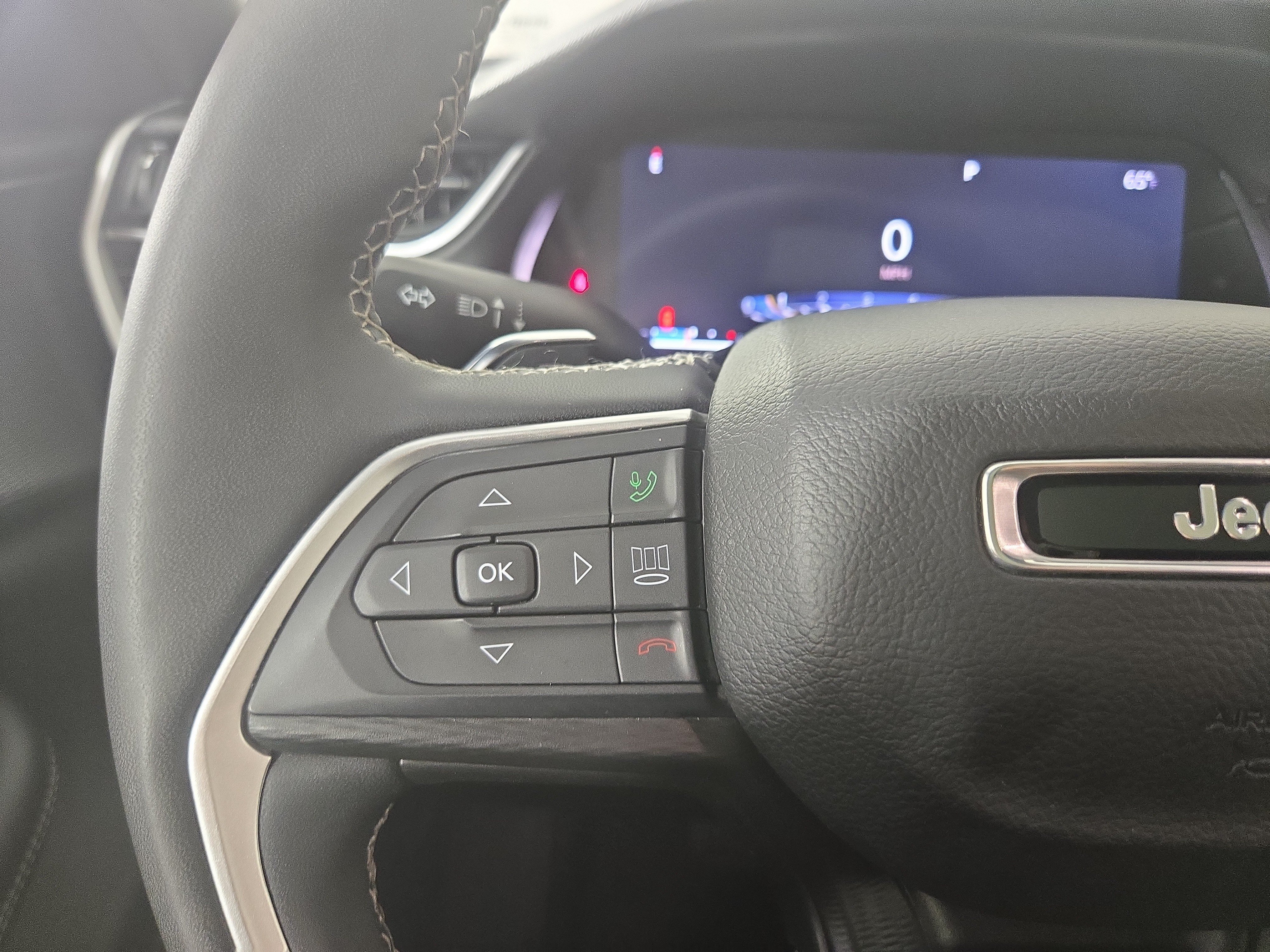 Used 2023 Jeep Grand Cherokee Altitude AWD/4WD image 15