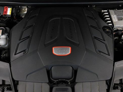 Used 2021 Porsche Cayenne GTS image 16