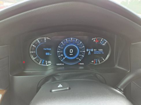 Used 2019 Cadillac Escalade ESV Luxury AWD/4WD image 7