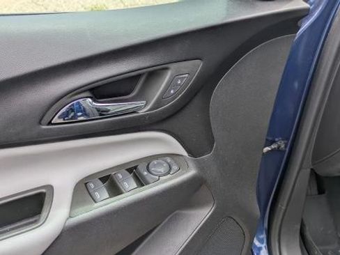 Used 2023 Chevrolet Equinox LT FWD image 8