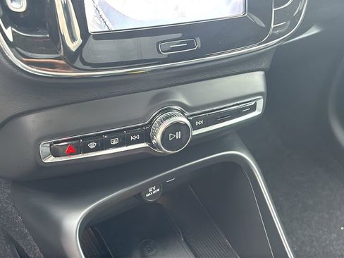 Certified 2026 Volvo XC40 B5 Plus AWD/4WD image 20