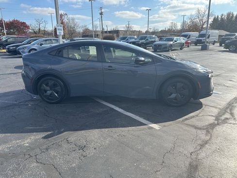 Used 2023 Toyota Prius LE image 3