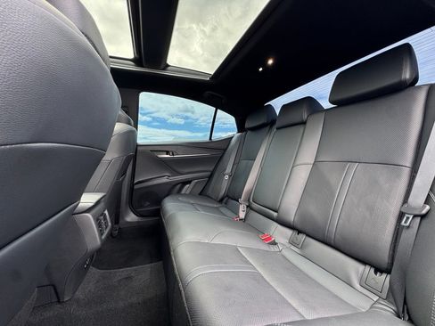Used 2025 Toyota Camry XSE FWD image 18