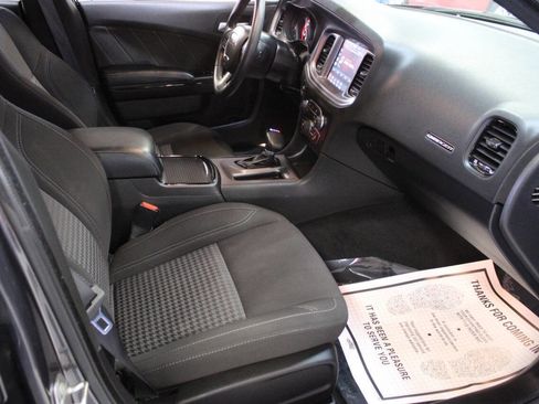 Used 2023 Dodge Charger SXT w/ Blacktop Package image 8