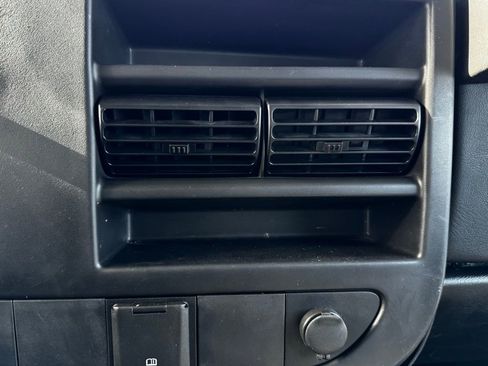 Used 2016 Chevrolet Express 3500 RWD image 6