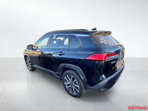 Certified 2024 Toyota Corolla Cross XLE FWD image 3