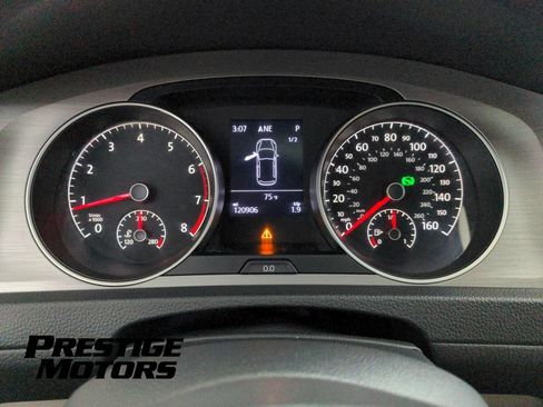 Used 2017 Volkswagen Golf Wolfsburg Edition FWD image 17