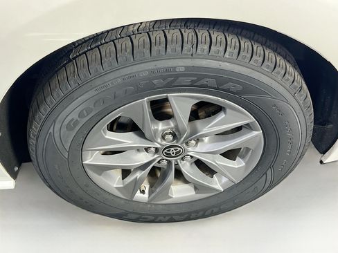 Used 2022 Toyota Sienna XLE w/ XLE Plus Package AWD/4WD image 33