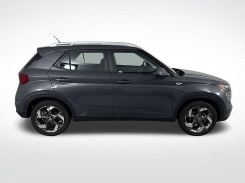 Used 2023 Hyundai Venue SEL FWD image 2