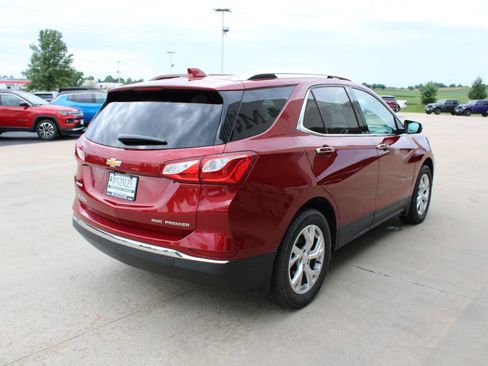 Used 2021 Chevrolet Equinox Premier AWD/4WD image 7