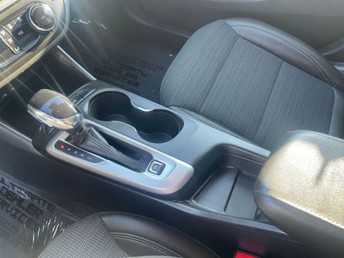 Used 2025 Buick Envista Preferred image 41