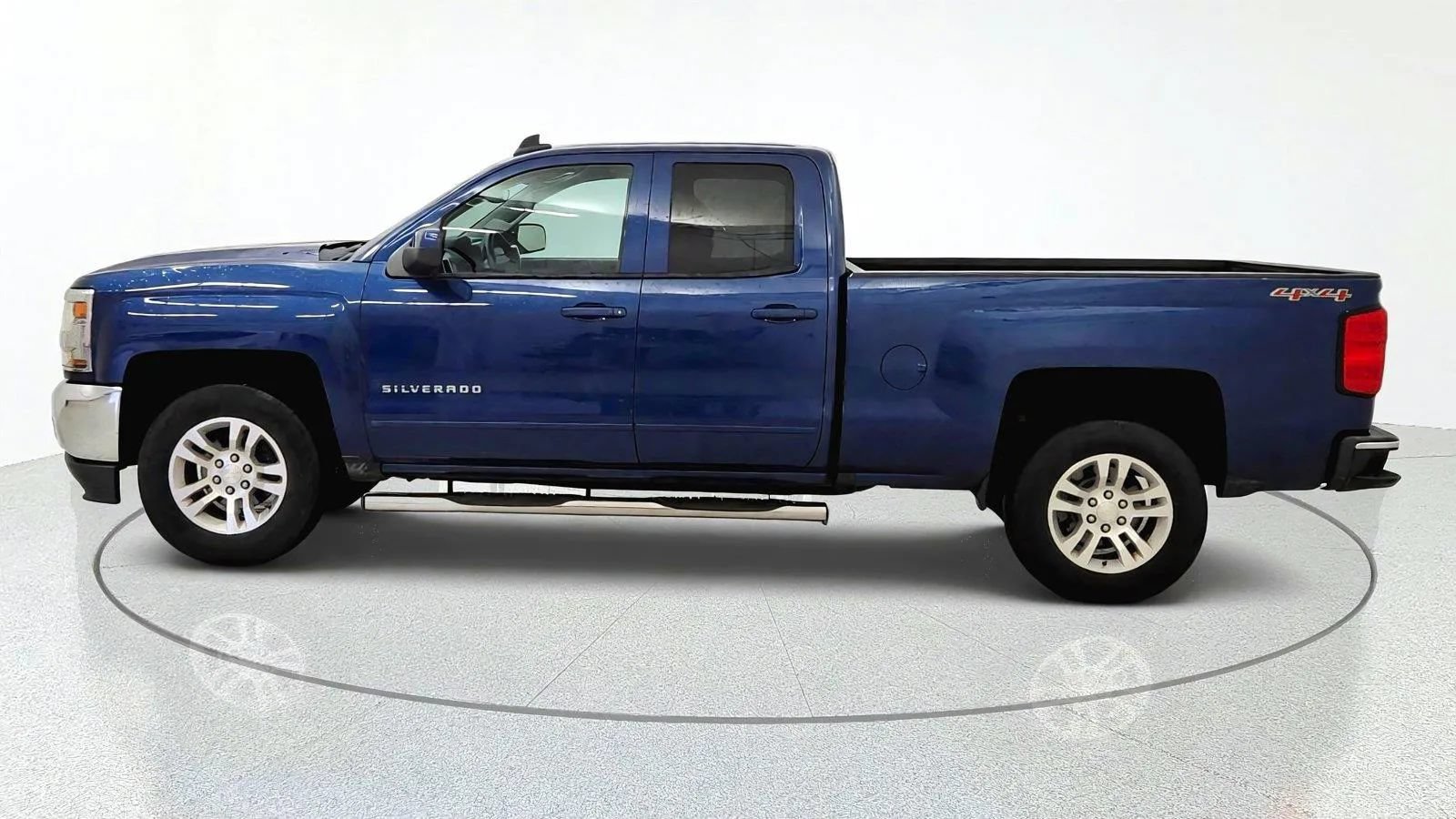 Used 2017 Chevrolet Silverado 1500 LT w/ All Star Edition AWD/4WD image 5