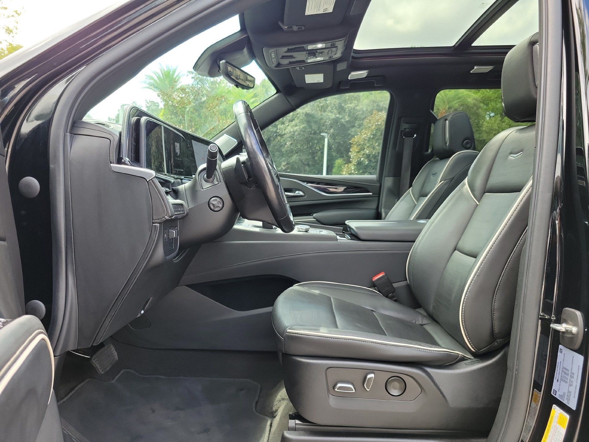 Used 2022 Cadillac Escalade ESV Sport w/ Touring Package AWD/4WD image 28