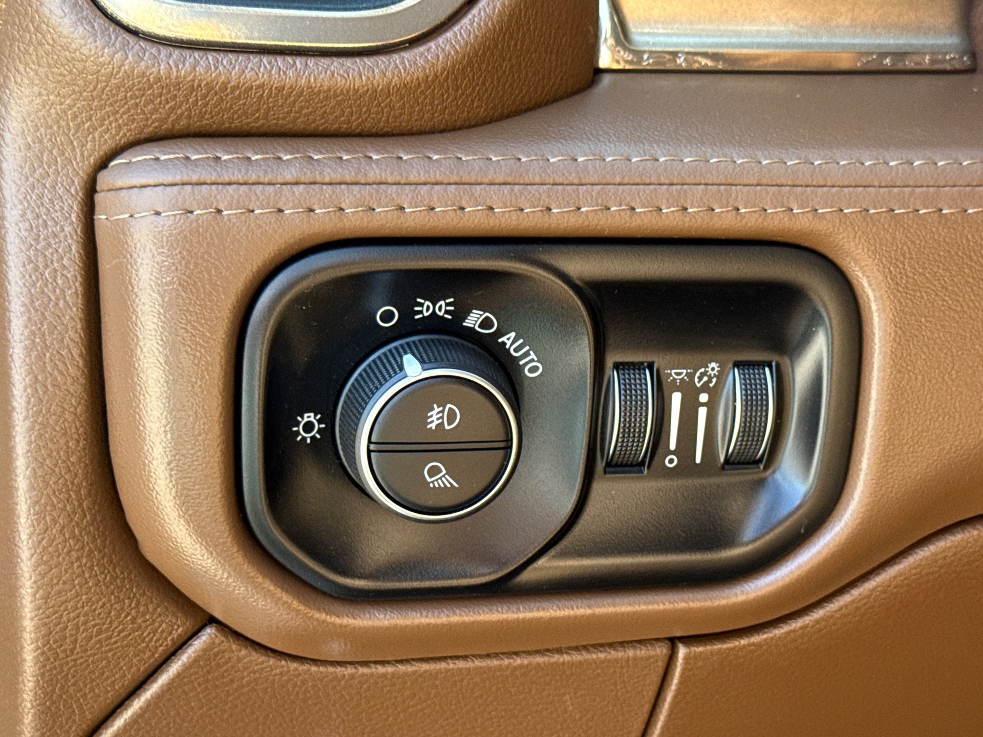 Used 2022 RAM 3500 Limited AWD/4WD image 24