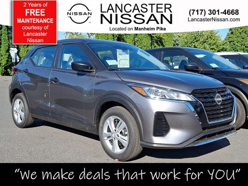 New 2025 Nissan Kicks Play S image 1