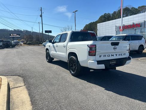 New 2026 Nissan Frontier SV image 6