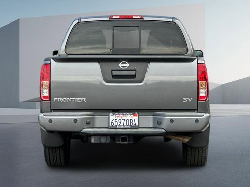 Used 2021 Nissan Frontier SV image 5