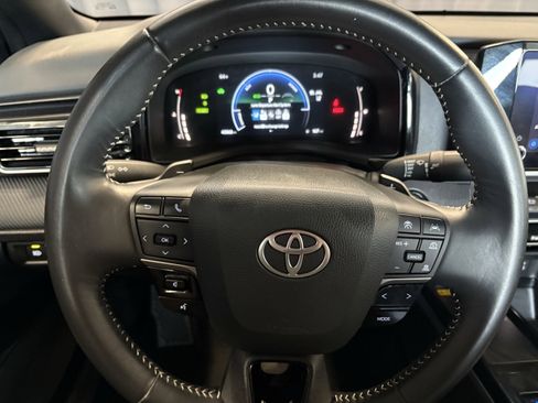 Used 2025 Toyota Camry SE image 20