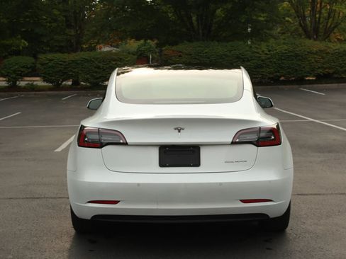 Used 2022 Tesla Model 3 Long Range AWD/4WD image 6
