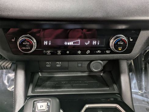 Used 2025 Mitsubishi Outlander SEL image 21