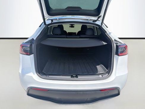 Used 2025 Tesla Model Y Long Range AWD/4WD image 12