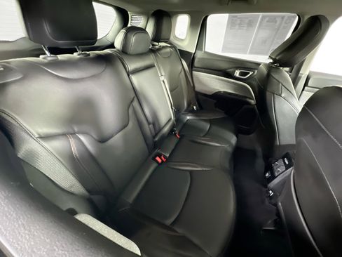 Used 2022 Jeep Compass Latitude w/ Sun and Sound Group image 25