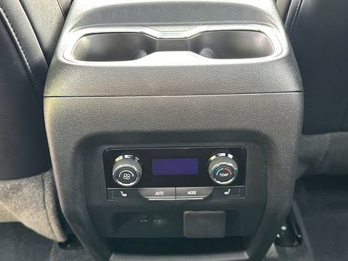 Certified 2025 Chevrolet Traverse RS AWD/4WD image 23